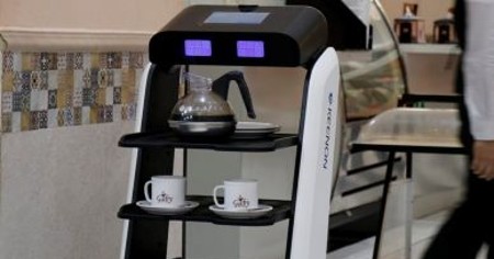 Recepción con robots